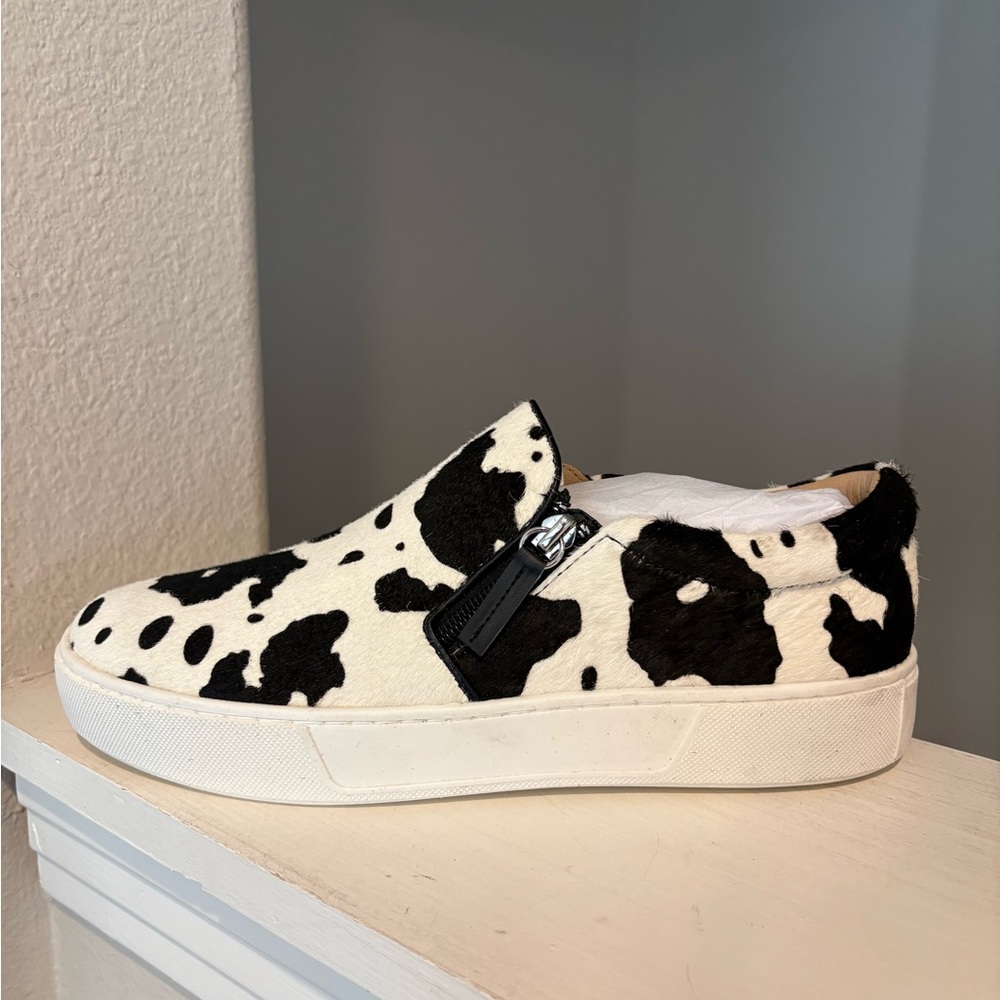 Very Volatile Normande Black & White Cow Print Sneakers Womens Size 9 - Picture 4 of 9